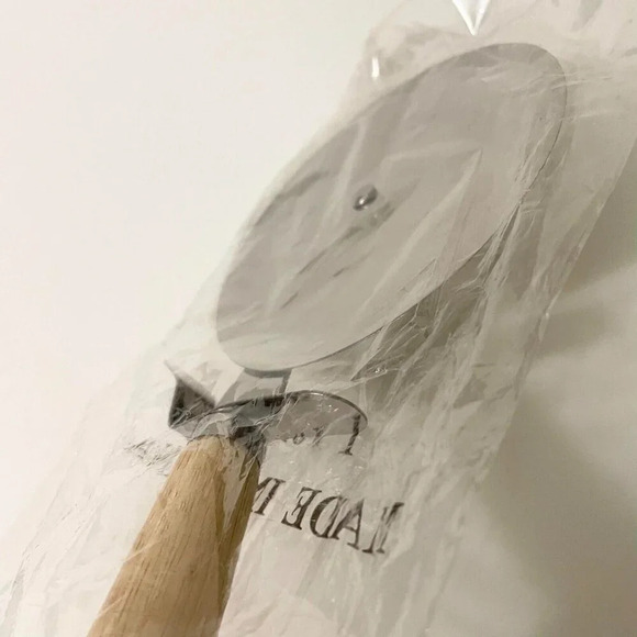 Birra Moretti  Pizza Cutter Lager Beer Advertising Kitchenware - Picture 11 of 13